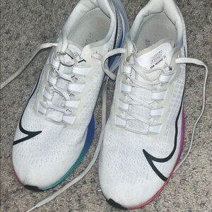 Nike Women's White and Blue Sneakers